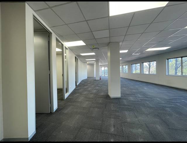 723M² OFFICE TO LET IN SANDTON CENTRAL